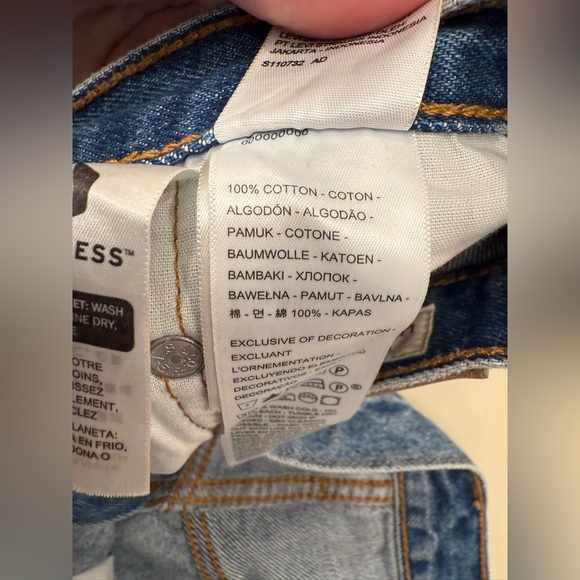 Vintage Levis Distressed Jean Shorts - Picture 9 of 13